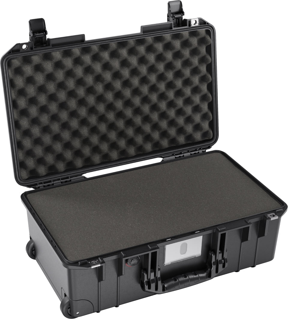 Pelican 1535 Black No Foam UPDATED LATCHES